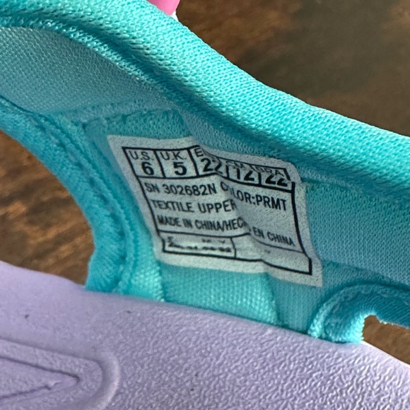 Skechers Unicorn Dreams Light Up Sandals - US 6 - Picture 5 of 5